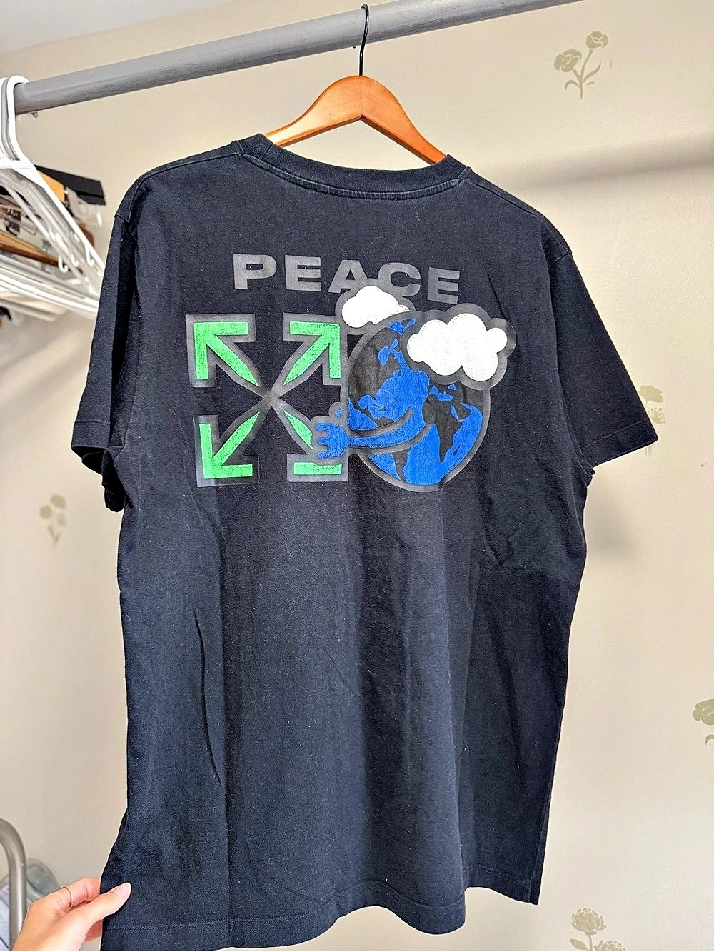 Off-White Peace Worldwide Tee Graphic Tee in Black & Green Size Large